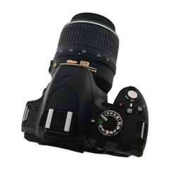 Nikon D3200 Kit mit AF-S DX 18-105 VR Digitale SLR-Kamera