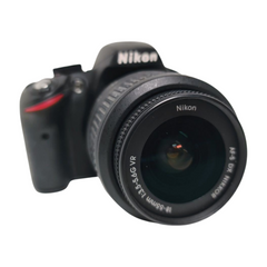 Nikon D3200 Kit mit AF-S DX 18-105 VR Digitale SLR-Kamera