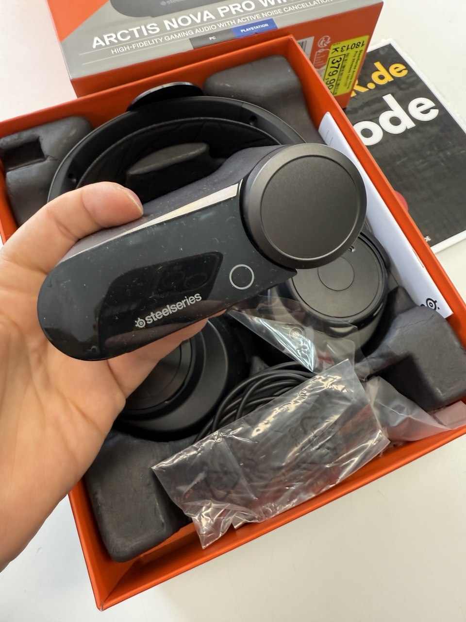 SteelSeries Arctis Nova Pro Wireless () Gaming-Headset, Schwarz | Heute angekauft 09.04. 11:20 | Preis? 📞 0175 90 777 77