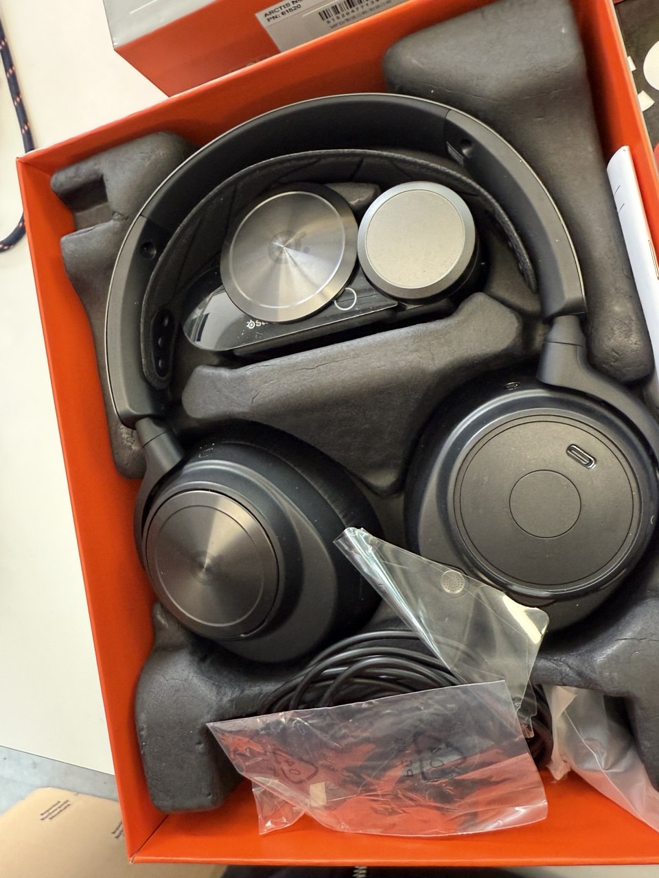 SteelSeries Arctis Nova Pro Wireless () Gaming-Headset, Schwarz | Heute angekauft 09.04. 11:20 | Preis? 📞 0175 90 777 77