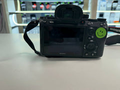 Sony Alpha 7 III Systemkamera mit Tamron Objektiv
