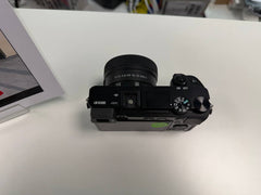 Sony Alpha a6100 Mirrorless Kamera mit 16-50mm Objektiv