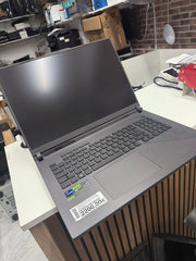 Laptop-Analyse Prozessor: Intel Core (grüner Sticker sichtbar)