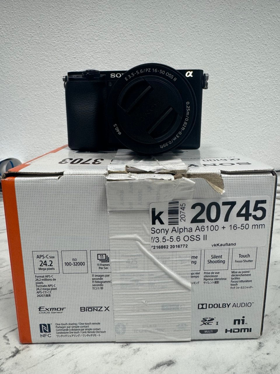 Sony Alpha A6100 Systemkamera mit 16-50mm Objektiv