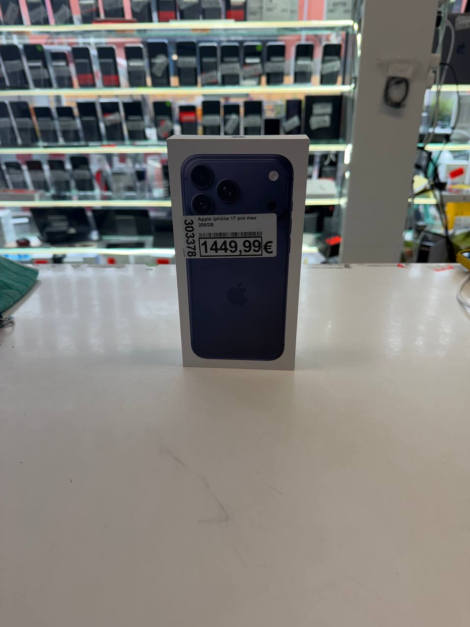 Apple iPhone 17 Pro Max, 256GB, Midnight Black