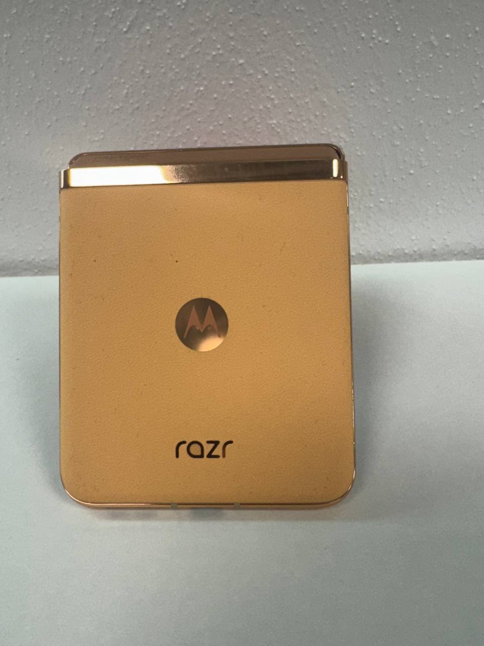 Motorola Razr 50 Ultra, 6,9 Zoll Foldable, Orange