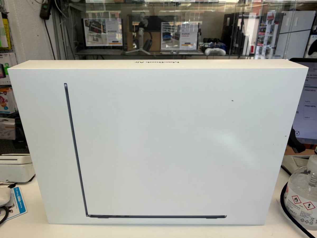 Apple MacBook Air 15" M3 (16GB/512GB)
