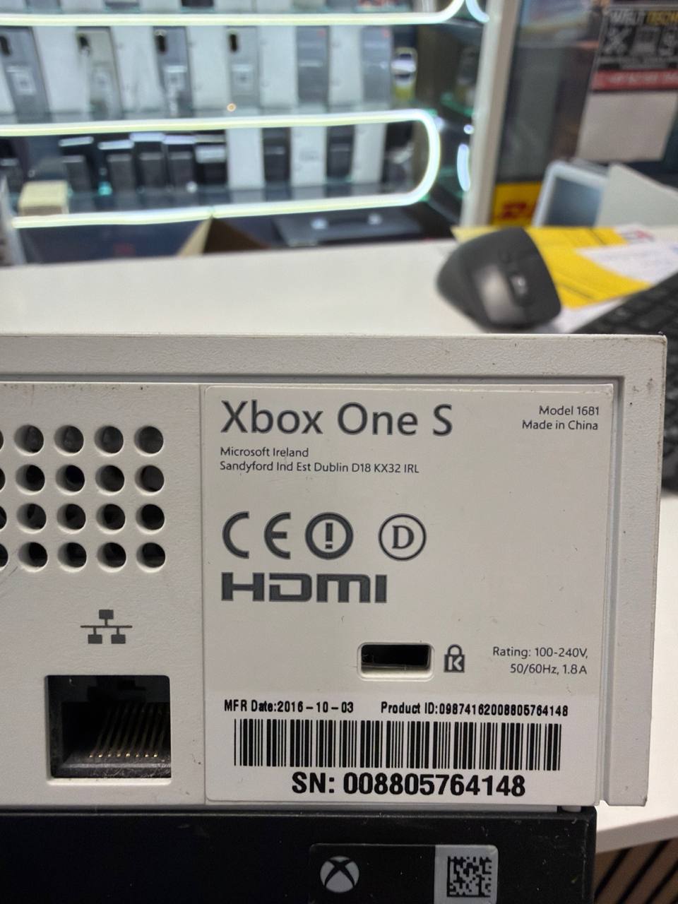 Xbox One S, Weiß/Grau, Modell 1681