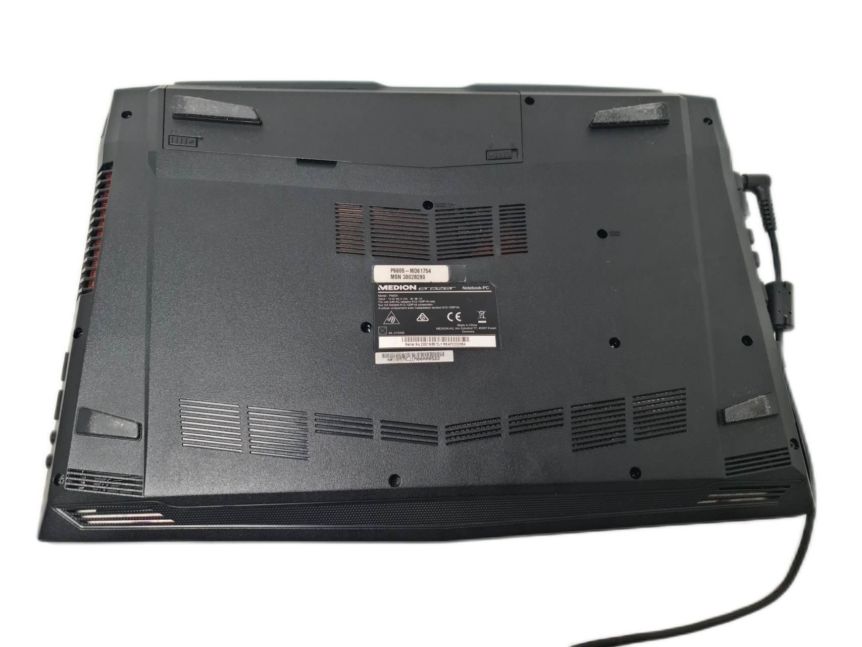 Medion eRazer Gaming Core i5-8300H 8x2,3GHz 16GB RAM 128GB SSD+512GB SSD GPU GeForce GTX 1050 4GB Win11 1452415