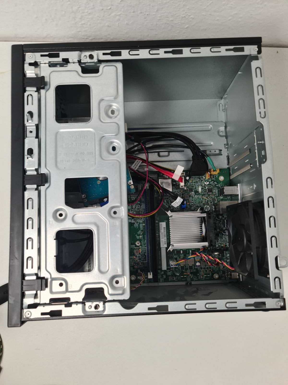 HP Pavilion Desktop PC 570-a1xx AMD A6-9200 8GB Ram 1TB HDD Ohne OS