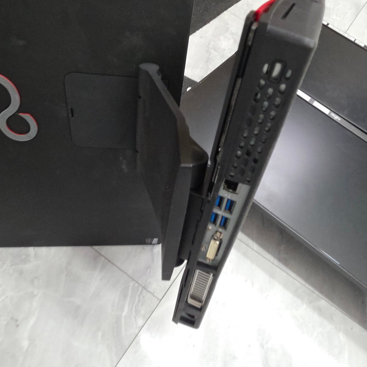 6x Stück alles DEFEKT+ 2x TFT Fujitsu Esprimo X923 All in One / 23" (58,4cm) / i5-4590T ohne HDD