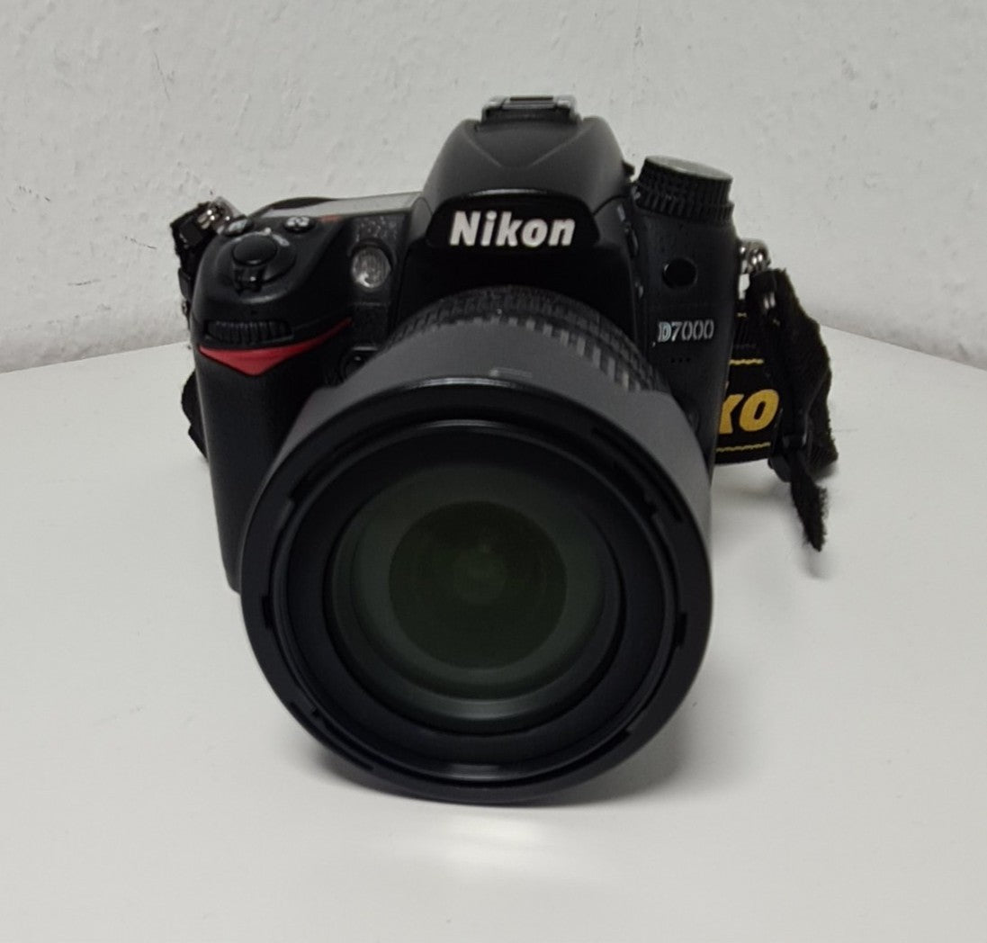 Nikon D7000 Digital camera SLR 18-105mm lens VR II Accessories Kit japan