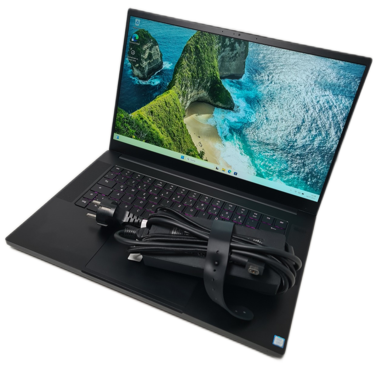 Razer Blade 15 Intel i7-9750H 12x2,60MHz 16 GB RAM 256GB SSD GeForce GTX 1660 Ti 8GB Win11