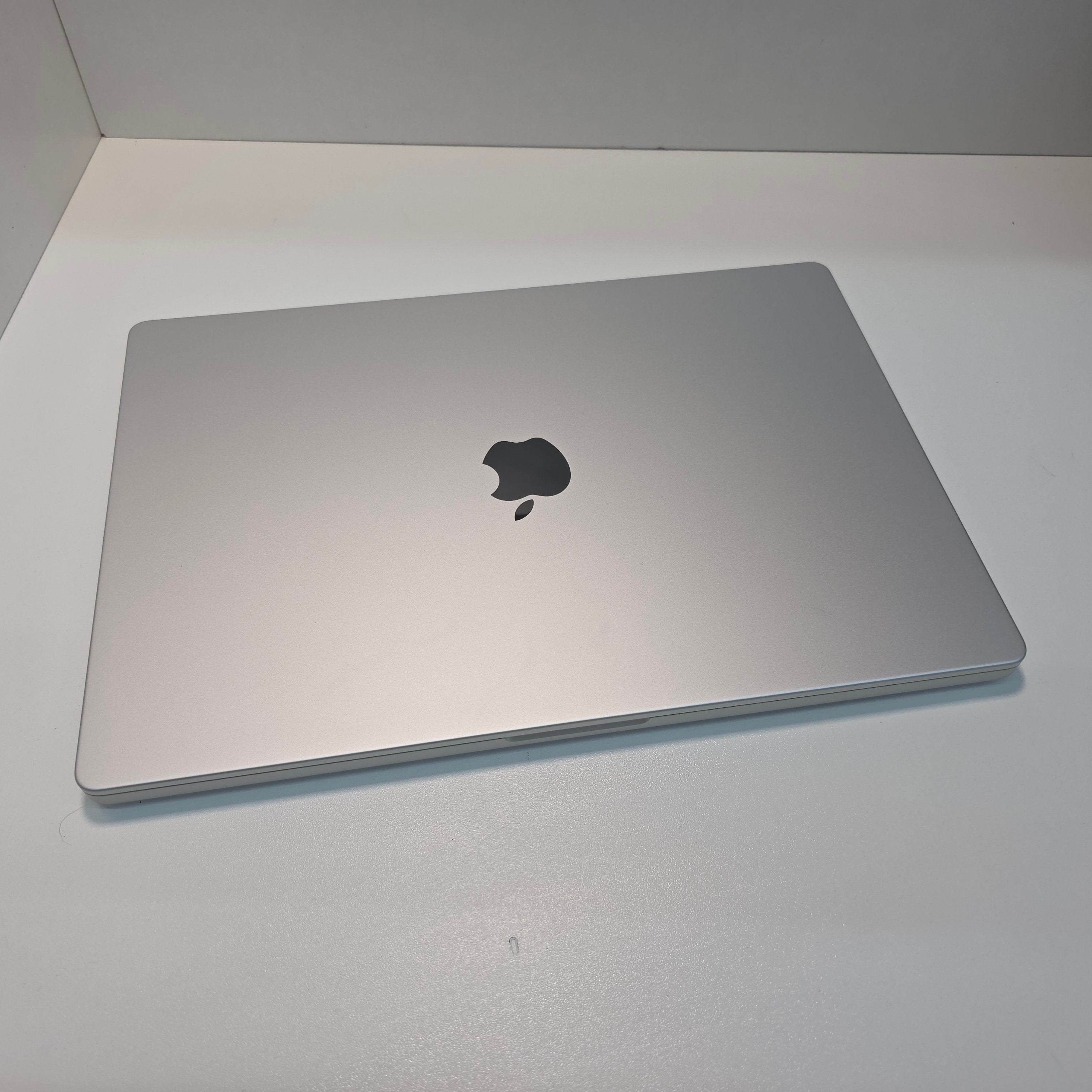 Apple MacBook Pro 16.2 M4 Pro 24GB RAM 512GB SSD OVP 2024
