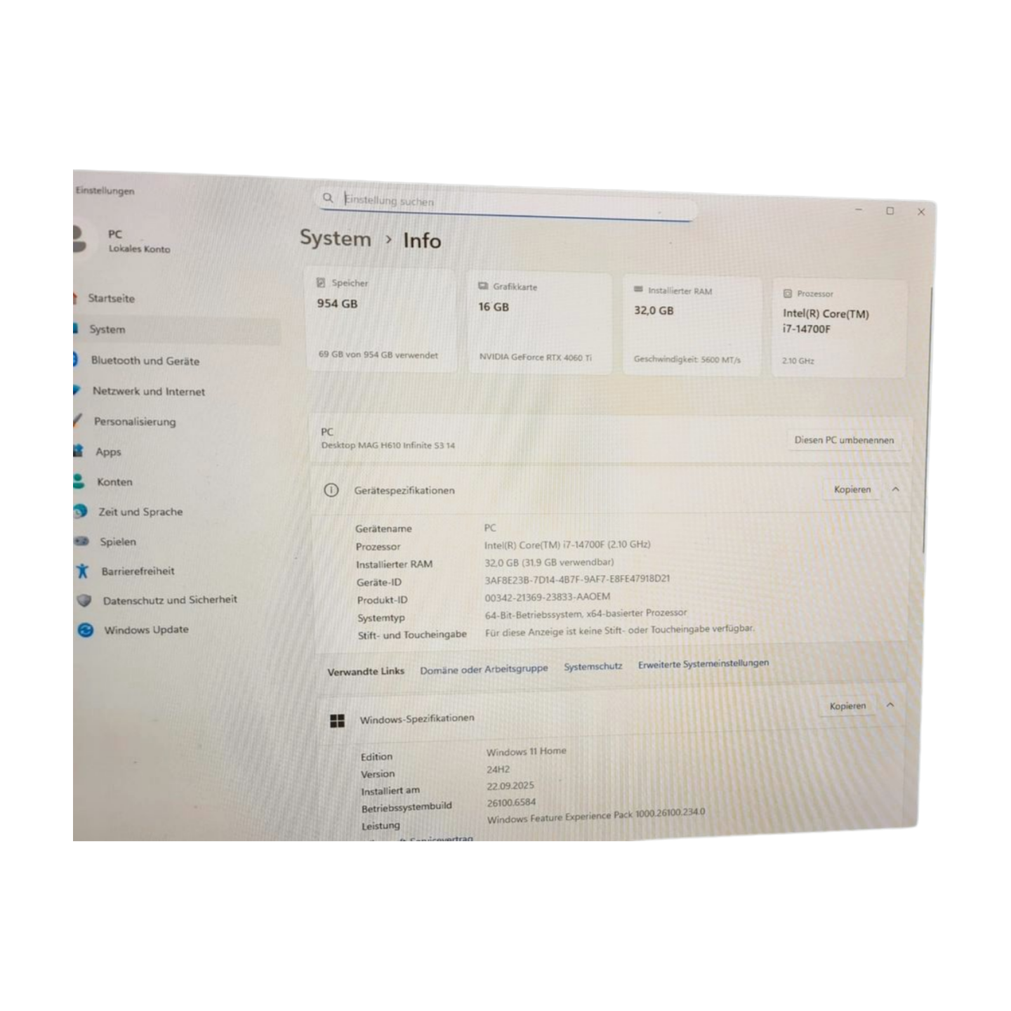 PC Intel Core i7-14700F 28x2.1GHz 32GB RAM 1TB SSD GeForce RTX 4060Ti 16GB Win11