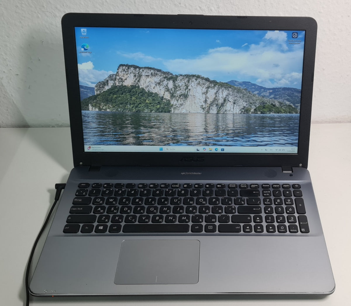 ASUS X54N  15.6" intel CPU 4200 4x1.1GHz 8GB Ram 120GB SSD Win11