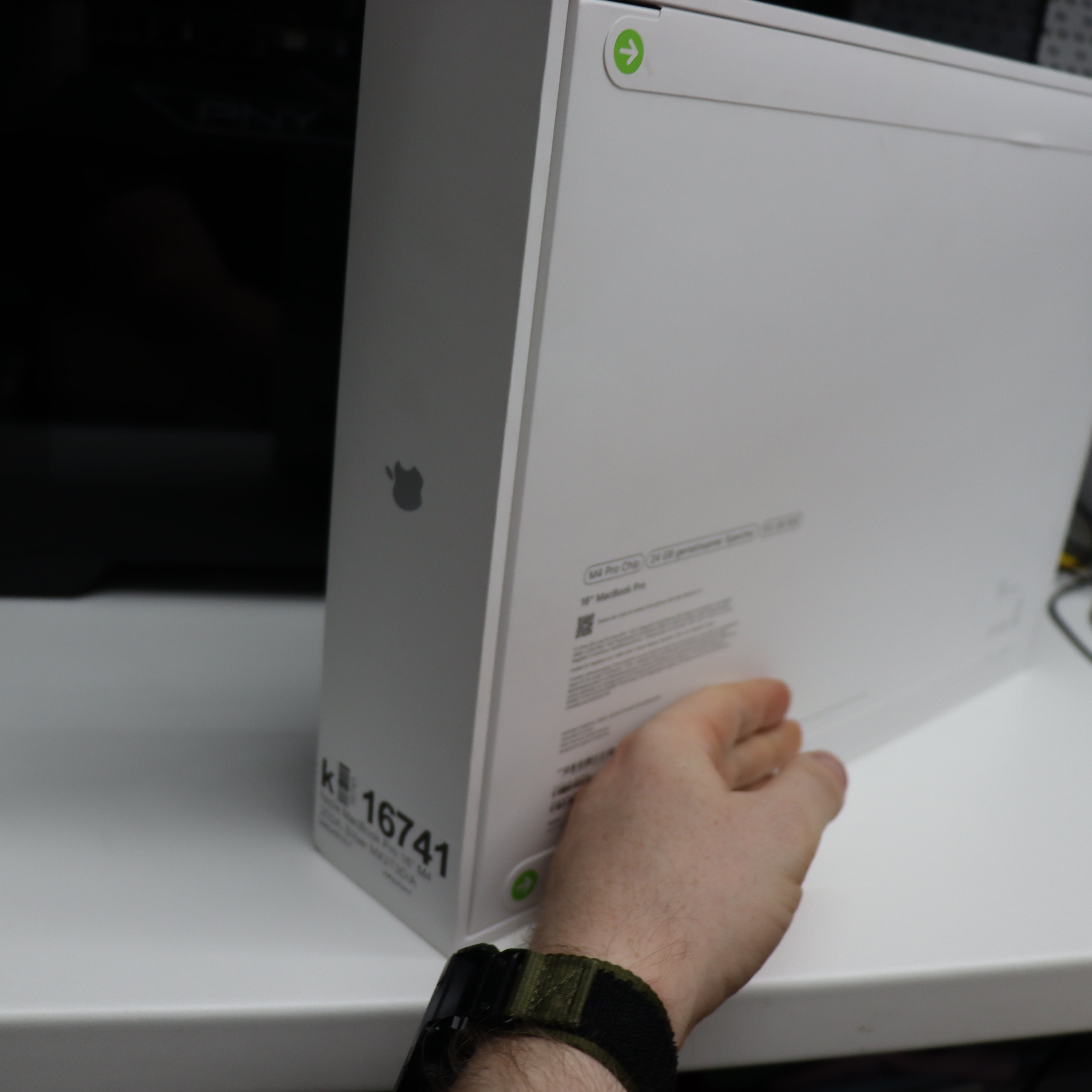 Apple MacBook Pro 16.2 M4 Pro 24GB RAM 512GB SSD OVP 2024